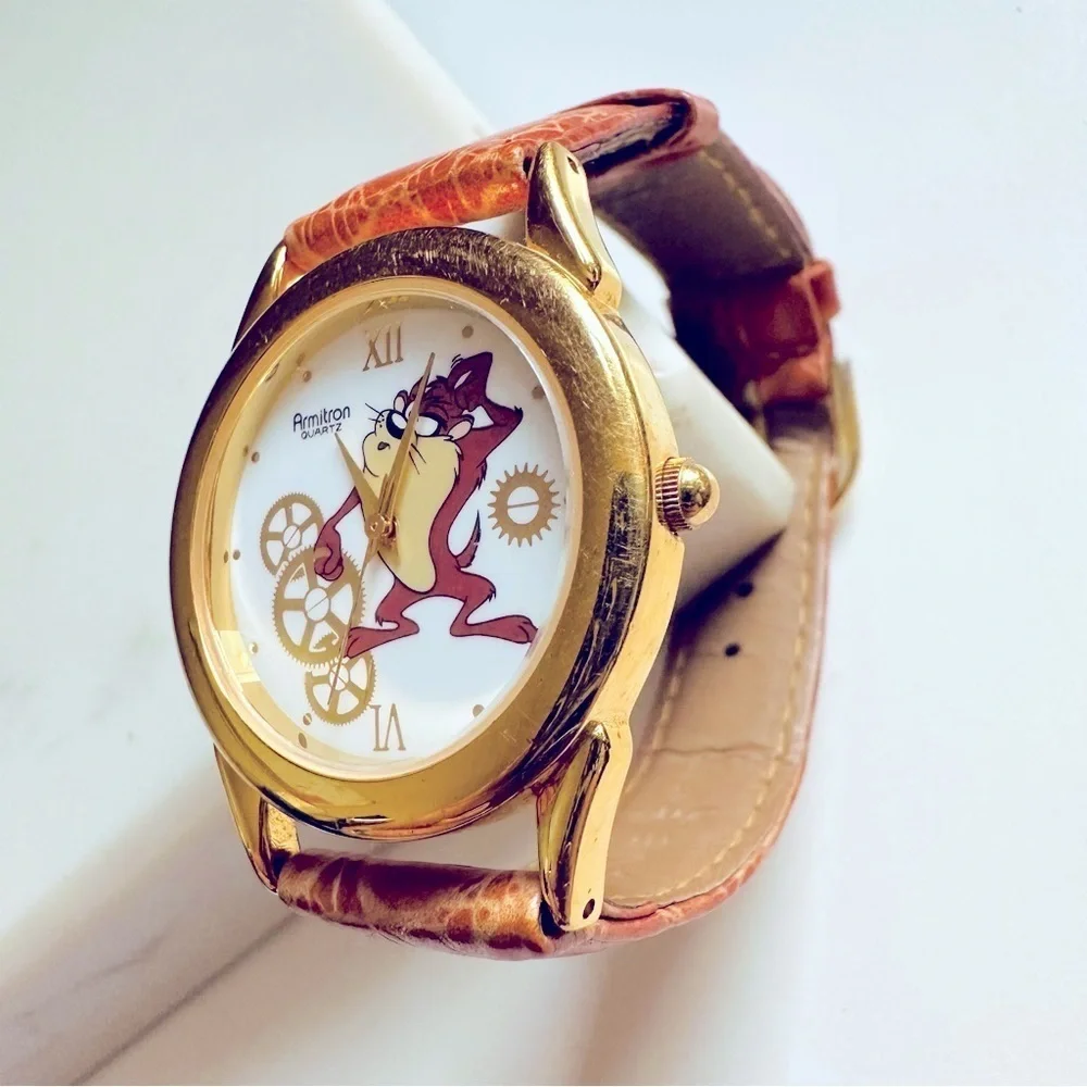 VTG Armitron Quartz Tazmanian Devil Gold Leather Watch 33.2mm 18.5mm Lug Runs
